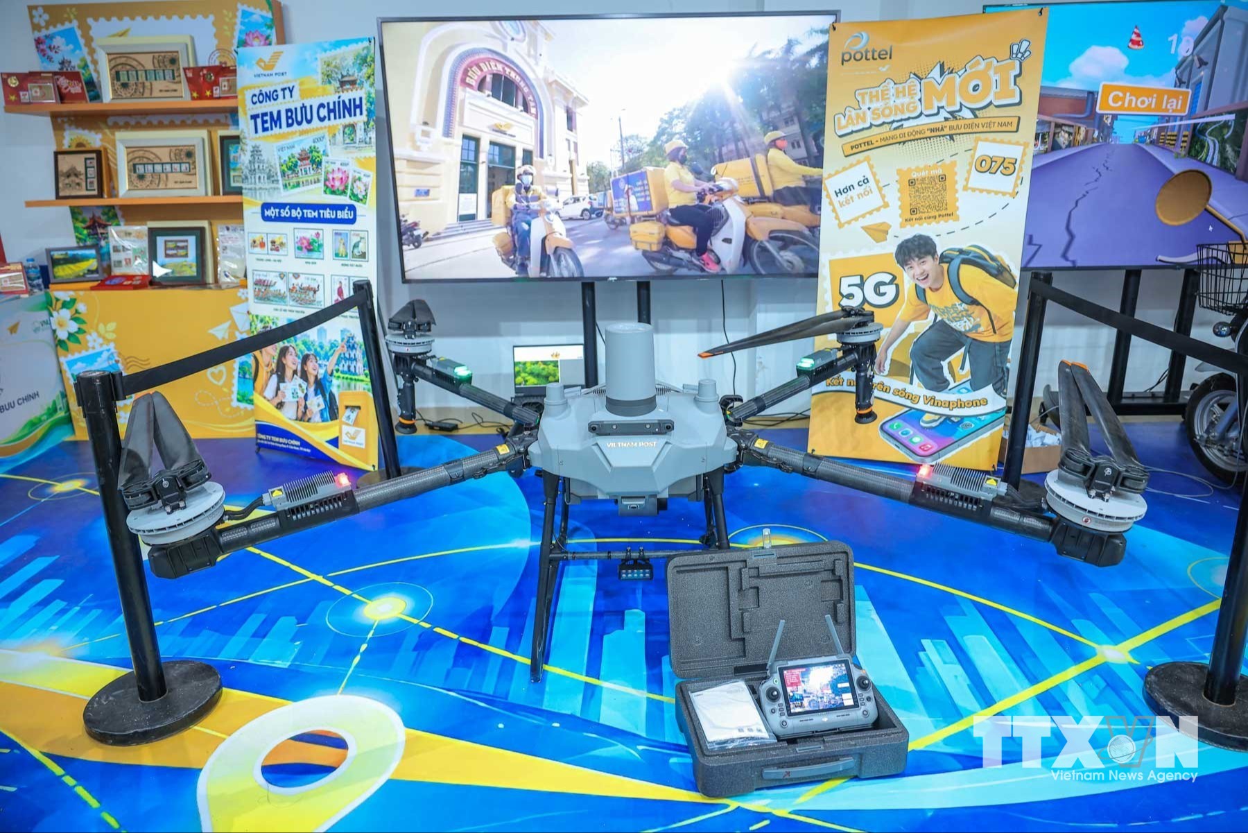 UAV tham gia phát triển kinh tế tầm thấp tại Tổng Công ty Bưu điện Việt Nam. (Ảnh: Hoàng Hiếu/TTXVN)